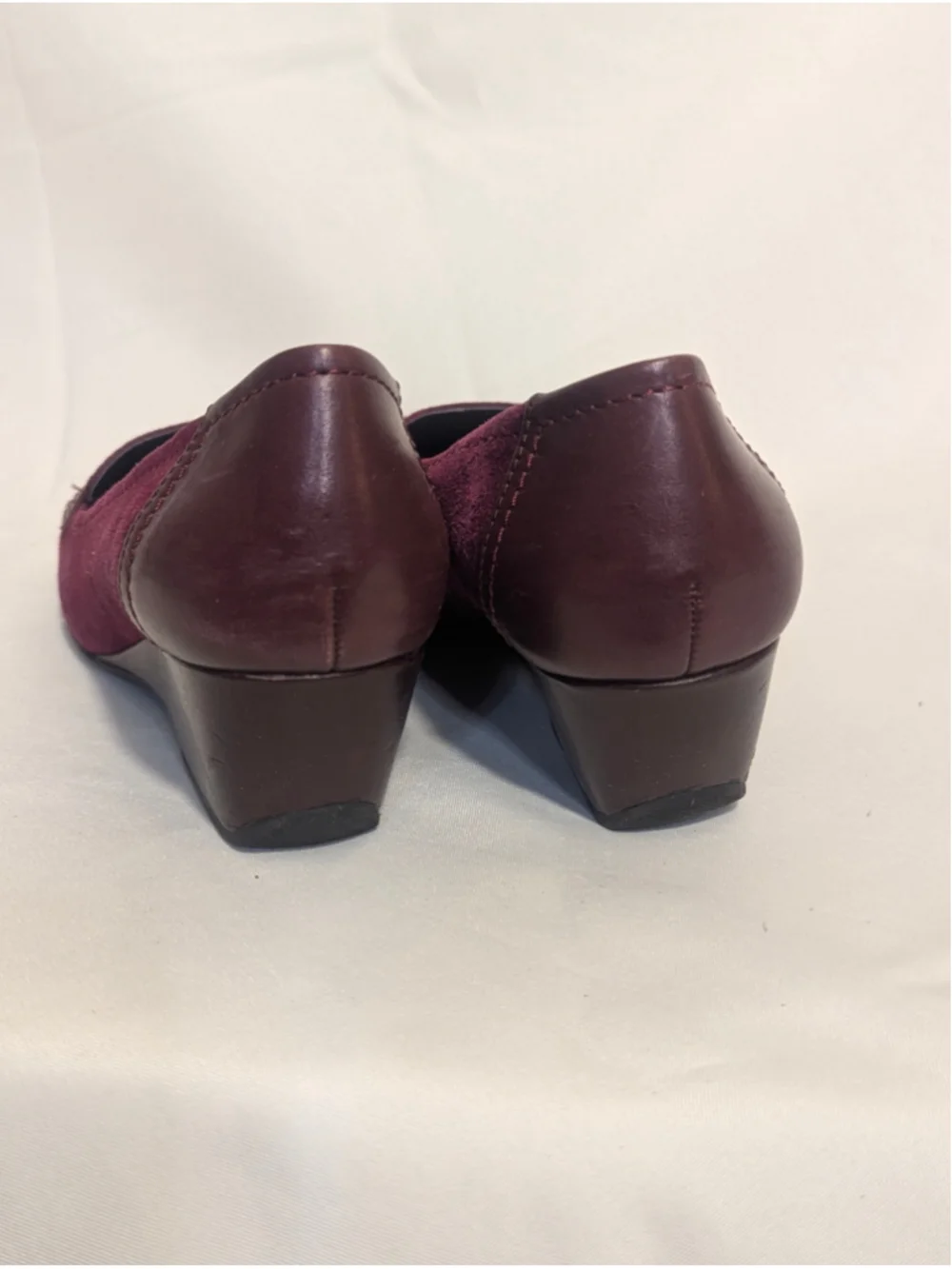 Easy Spirit Esmallie Dark Red Suede Wedge Loafers Size 6.5